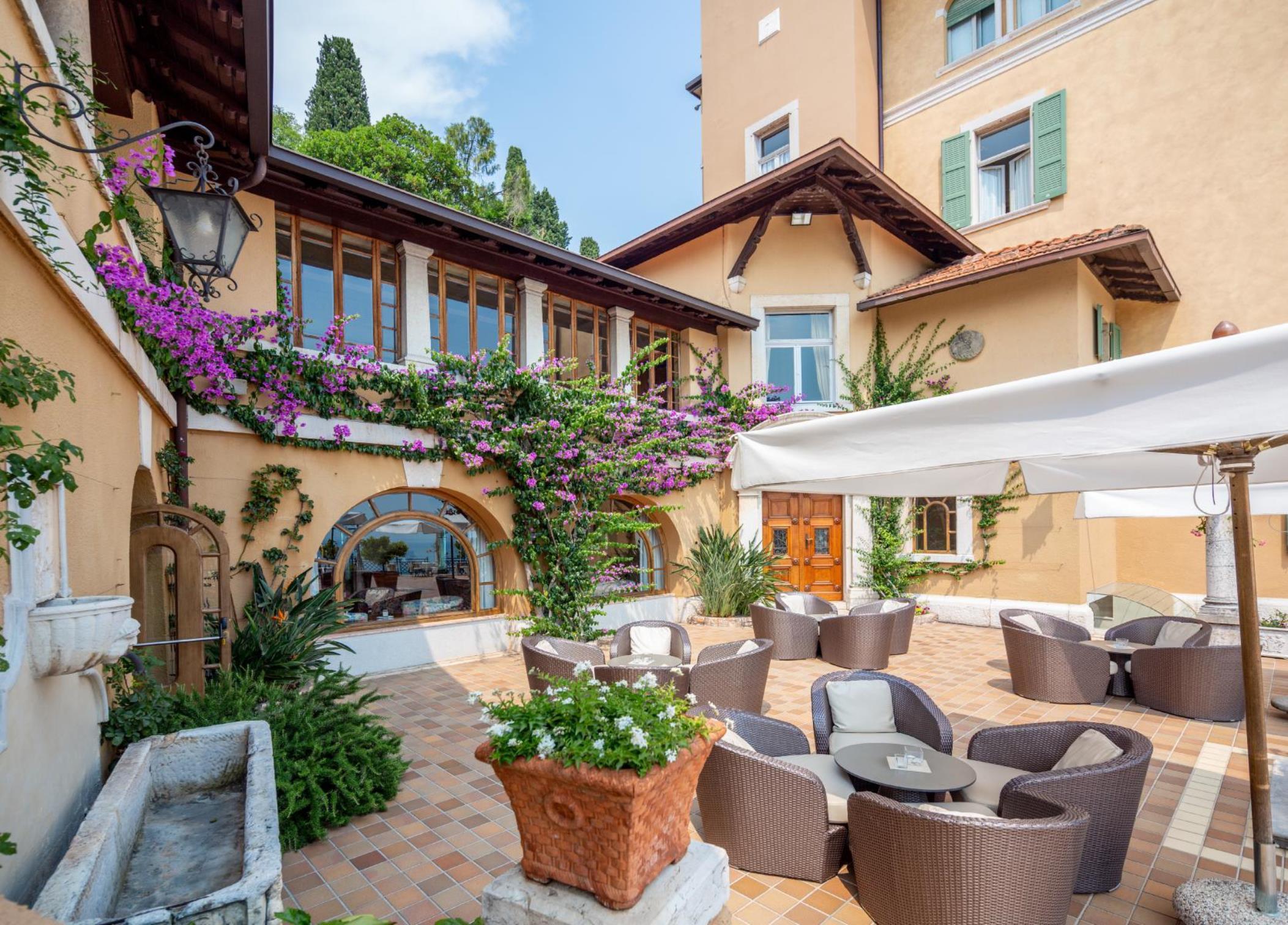 Hotel Villa Del Sogno การ์โดเน ริเวียรา ภายนอก รูปภาพ
