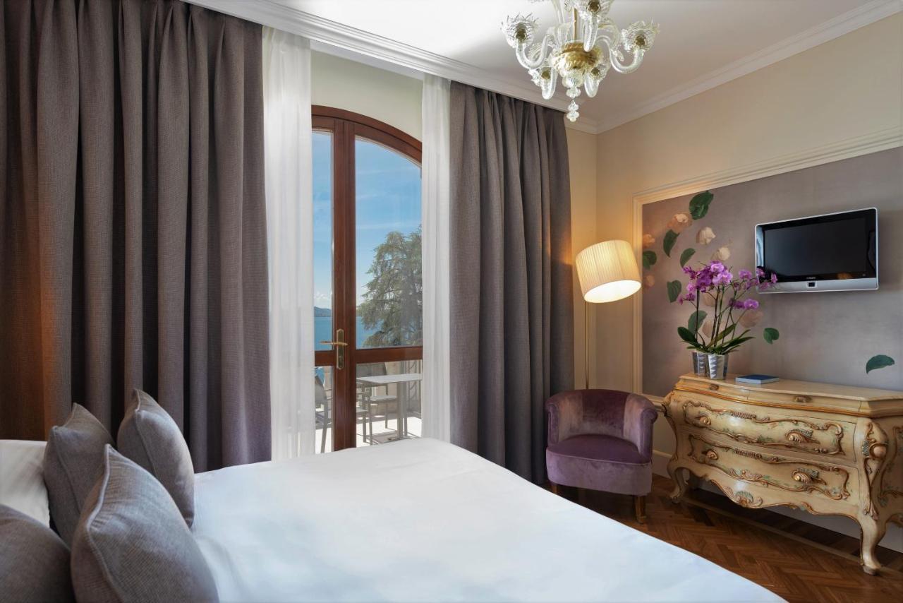Hotel Villa Del Sogno การ์โดเน ริเวียรา ภายนอก รูปภาพ