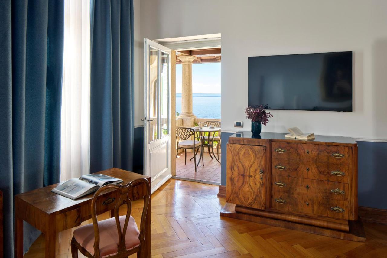 Hotel Villa Del Sogno การ์โดเน ริเวียรา ภายนอก รูปภาพ