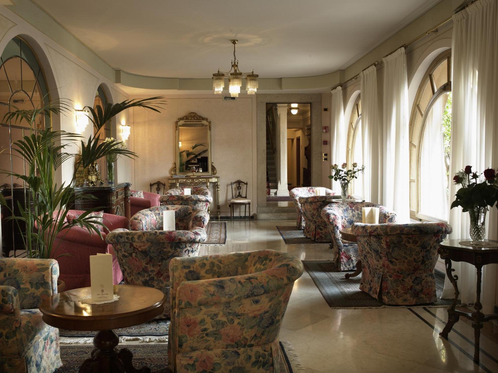 Hotel Villa Del Sogno การ์โดเน ริเวียรา ภายนอก รูปภาพ