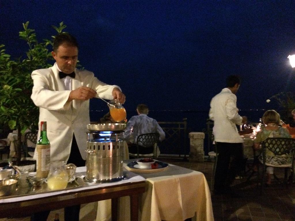 Hotel Villa Del Sogno การ์โดเน ริเวียรา ภายนอก รูปภาพ