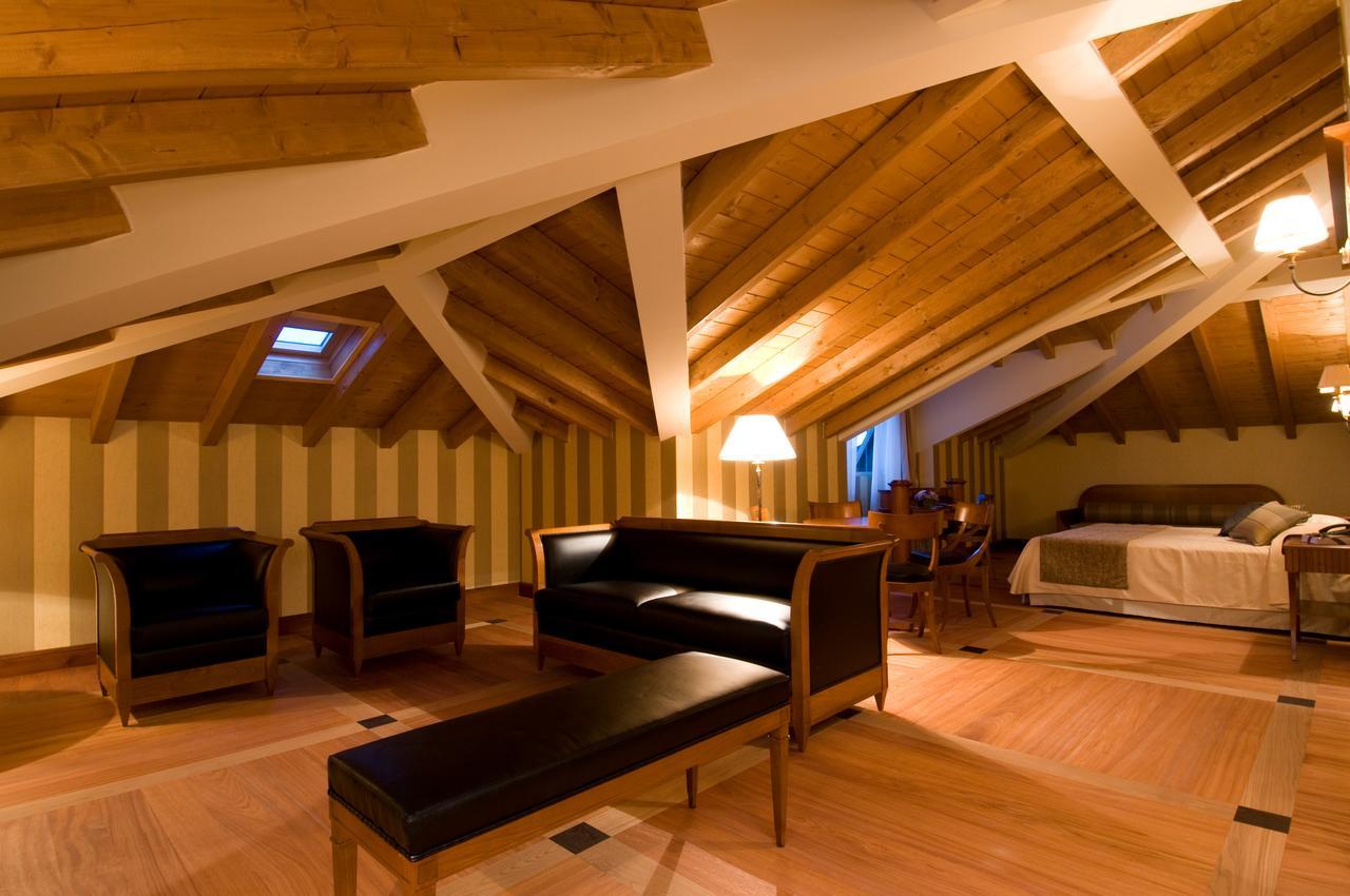 Hotel Villa Del Sogno การ์โดเน ริเวียรา ภายนอก รูปภาพ