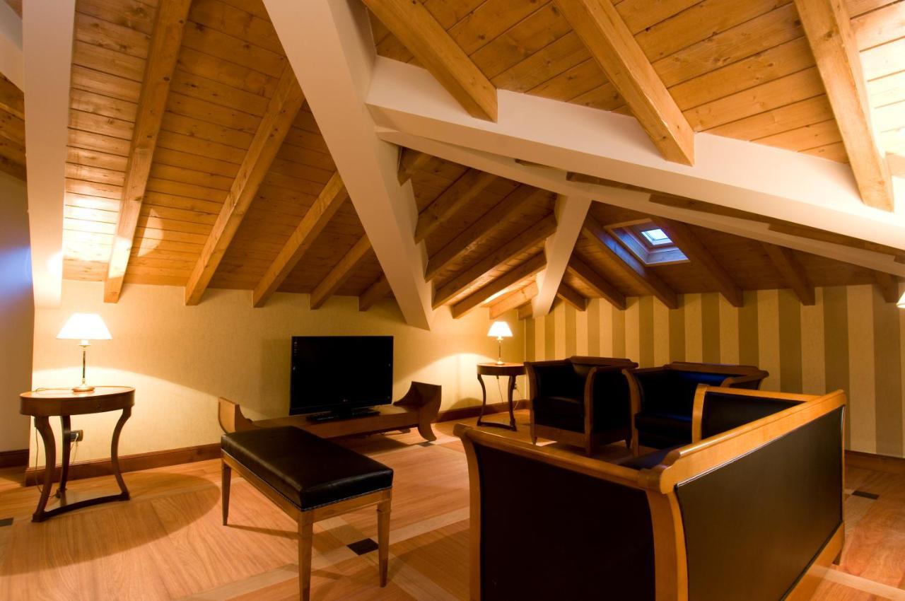 Hotel Villa Del Sogno การ์โดเน ริเวียรา ภายนอก รูปภาพ