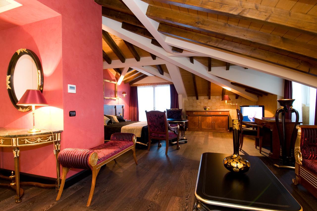 Hotel Villa Del Sogno การ์โดเน ริเวียรา ภายนอก รูปภาพ