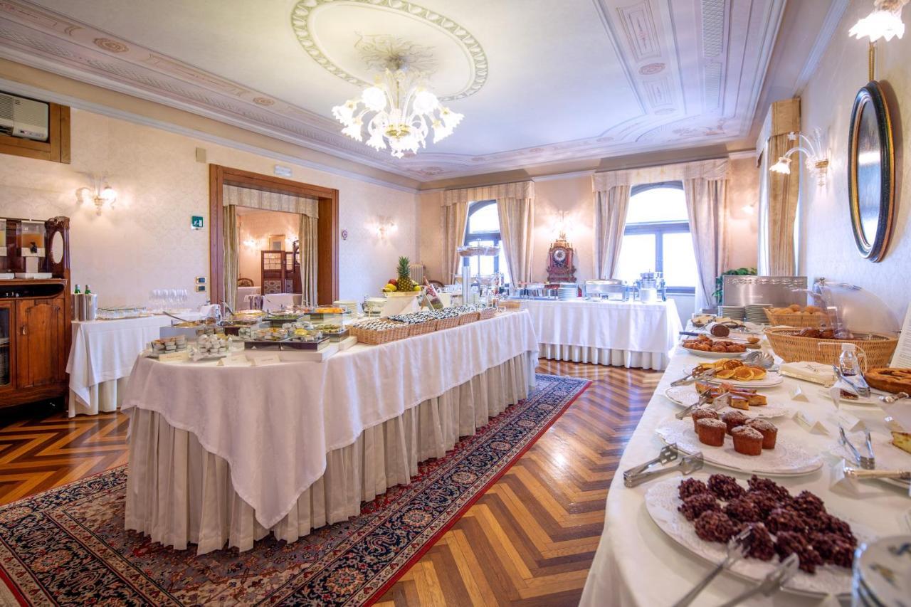 Hotel Villa Del Sogno การ์โดเน ริเวียรา ภายนอก รูปภาพ